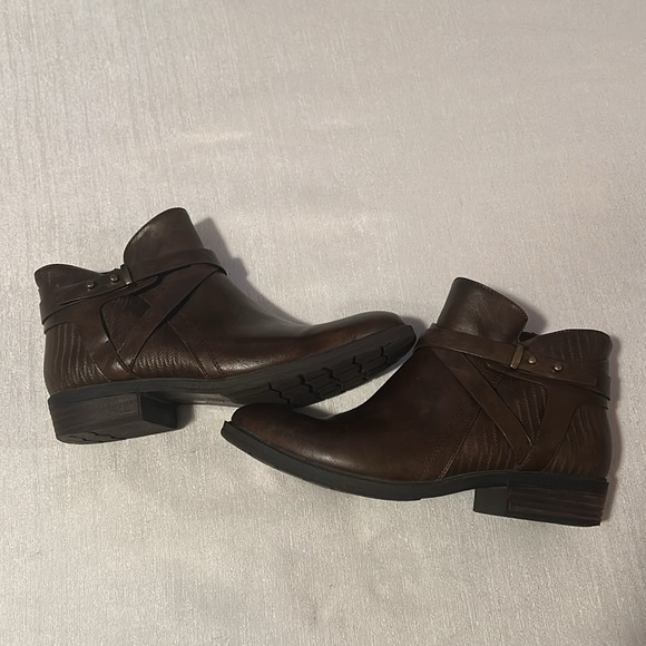 BareTraps Women’s Brown Ankle Booties w/ Design all along the side Size 8 - Picture 7 of 14